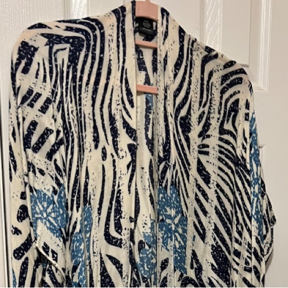 Marcus Adler Floral Caftan / Ruana - Picture 3 of 4